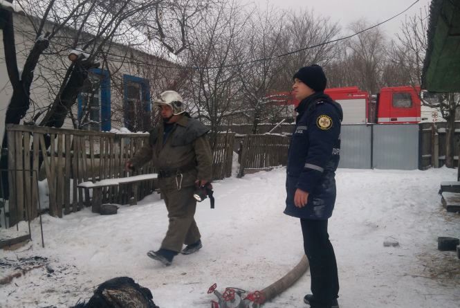 Пожежа у Радомишильському районі: вогнеборці врятували жінку