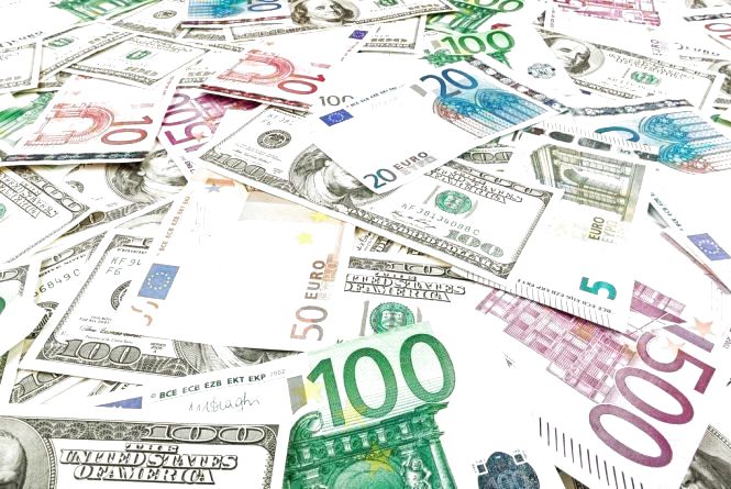 Курс валют на 23 квітня: гривня зростає