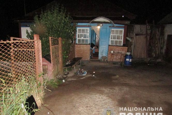 У Коростені двоє грабіжників увірвалися в оселю 49-річної жінки, намагаючись пограбувати