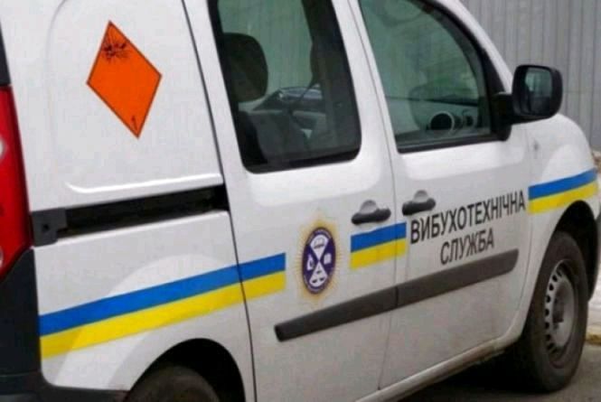 Знову "замінували"? Поліція перевіряє повідомлення про вибухівку у вишах Житомира
