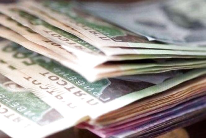 Курс валют на 13 серпня: гривня знову опустилася на дно