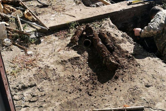 Під час земельних робіт у Житомирі відкопали старі боєприпаси