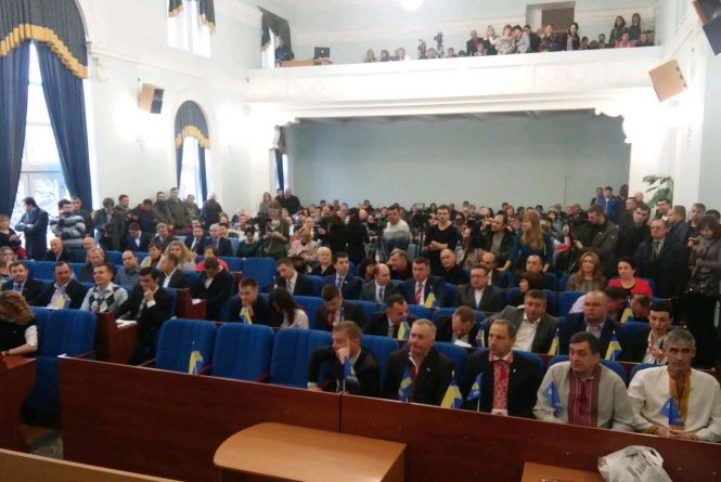 Завтра на сесії облради розглянуть питання про «формулу Штайнмаєра» та мораторій на землю