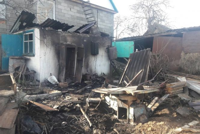 В Андрушівському районі горіли майстерня і лазня