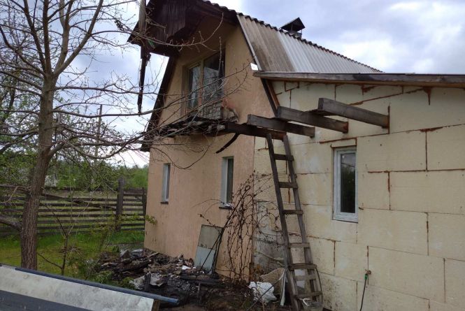 У Коростишівському районі бійці ДСНС врятували двоповерховий дачний будинок від знищення вогнем