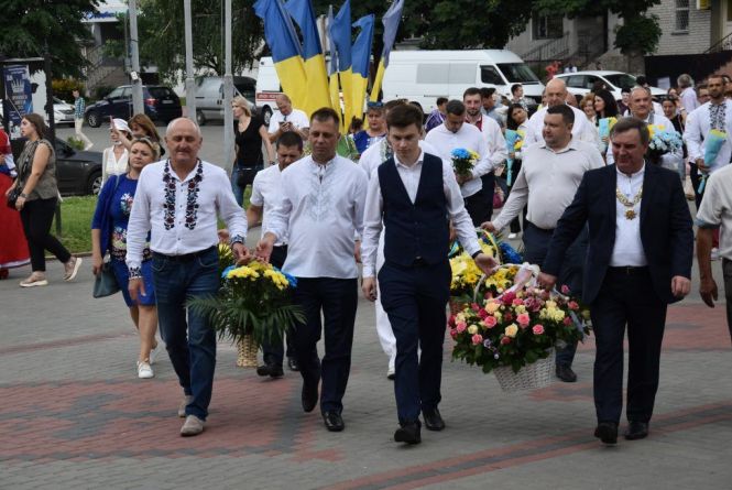 У Новограді-Волинському триває щорічне міжнародне свято ...