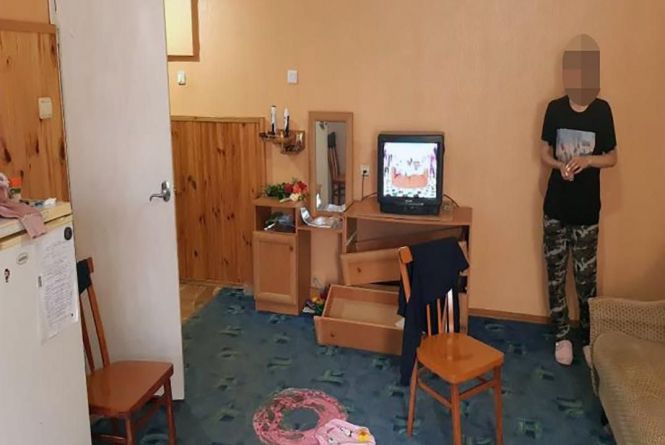 Розбій у Бердичеві: невідомі у масках на світанку увірвалися в квартиру, побили і пограбували господарів