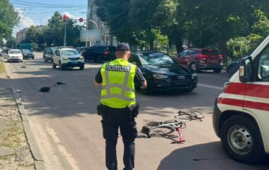 У Житомирі під колесами легковика загинув 14-річний велосипедист