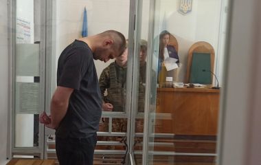 До 12 років позбавлення волі засуджено винуватця смертельної ДТП в квітні минулого року, в якій загинув хлопець та була важко травмована дівчина.ВІДЕО