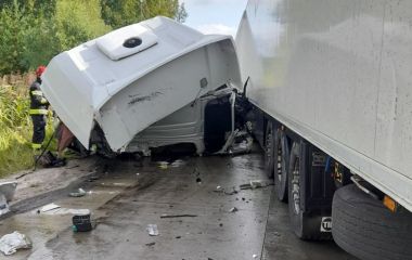 До уваги водіїв! На об'їзній поблизу Кам'янки — ДТП з вантажівками, рух ускладнено
