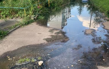 Каналізація під вікнами: кому байдуже до здоров’я мешканців Зарічан