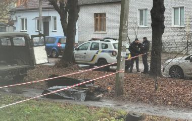 На вулиці Юрка Тютюнника у Житомирі знайшли труп людини