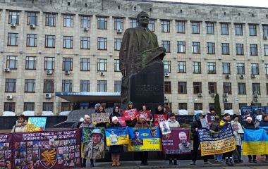 На майдані Корольова у Житомирі відбулася акція-нагадування про полонених та безвісти зниклих захисників