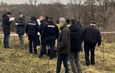 Убив односельця та закопав на городі: в Любарській громаді затримали підозрюваного
