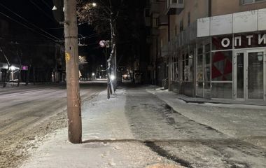 У Житомирі комунальні служби всю ніч розчищали вулиці і тротуари
