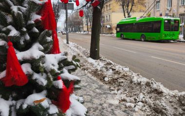 У зв’язку з складними погодними умовами у місті можуть бути перебої з громадським транспортом
