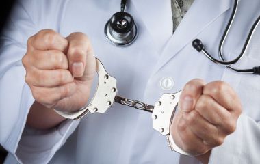 За неналежне виконання професійних обов’язків, внаслідок чого помер 35-річний пацієнт, судитимуть лікаря Коростенської лікарні