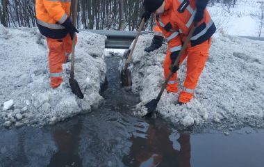 До уваги водіїв: небезпеку на дорогах можуть створювати температурні гойдалки та перезволожене покриття