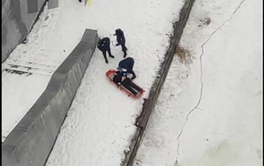 У Житомирі з Тетерева поблизу пішохідного мосту рятувальники дістали тіло 55-річного чоловіка