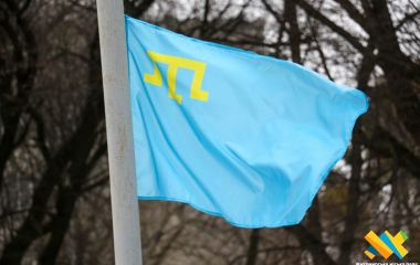 У Житомирі підняли кримськотатарський прапор у День спротиву окупації АР Крим та Севастополя