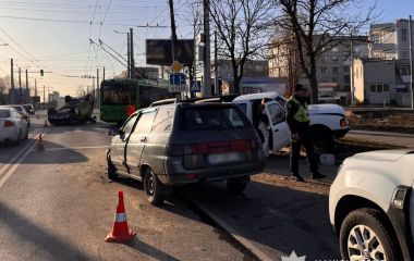 Подвійна ДТП на вул. Чуднівській: постраждали двоє людей