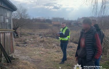 Вбивство через ревнощі: на Бердичівщині чоловік до смерті забив дружину топорищем