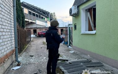 У Житомирі після ворожої атаки поліція обстежувала місця удару і документувала наслідки