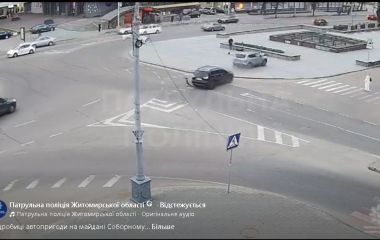 Подробиці автопригоди на майдані Соборному: водію стало погано за кермом