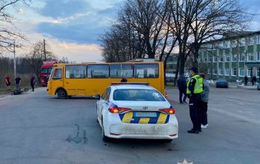 У Житомирі 15-річний мотоцикліст постраждав внаслідок ДТП з автобусом