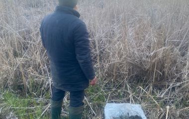 І риби не наловив, і штраф заробив: в Любарській громаді чоловік рибалив сіткою під час нерестової заборони