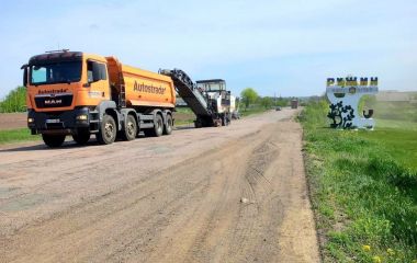 Поблизу Ружина розпочалися відновлювальні роботи покриття дороги національного значення