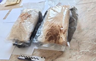 Перевозив психотропи на понад 4,8 млн грн: правоохоронцю з Києва повідомили про підозру