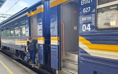 Через підвищену небезпеку затримуються поїзди до Коростеня