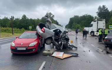 Один загиблий і троє поранених: смертельна ДТП за участі чотирьох автомобілів біля Гуйви