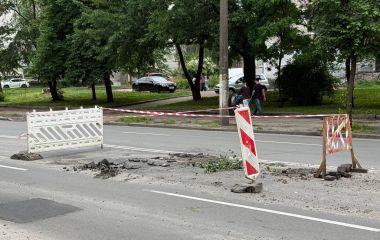 У Житомирі після зливи «пішли» дороги
