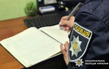 Крадіжки з магазинів, угон та хуліганство: поліцейські зібрали докази причетності групи із шістьох підлітків до низки злочинів у Житомирі