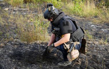 У Житомирі рятувальники ліквідували наслідки російської атаки. ФОТО