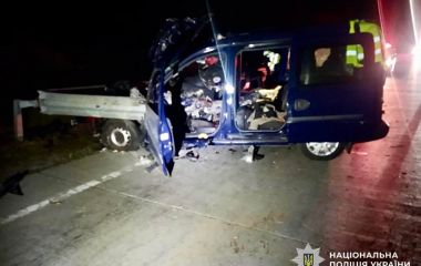 На Коростенщині поліцейські встановлюють обставини загибелі двох чоловіків у ДТП