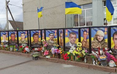 Портрет Героя через рік: що історія матері ветерана говорить про ставлення Любарської громади