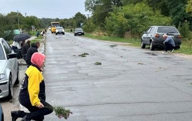 У селі Кам’янка провели в останню дорогу відважного захисника України - Борзих Олександра Ігоровича