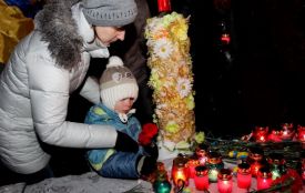 У другу річницю Революцiї Гiдностi житомиряни вшанували полеглих Героїв