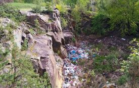 Одне з найбагатших міст Житомирщини перетворилося на звичайний смітник. Фоторепортаж
