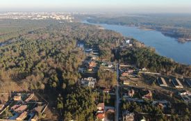 Дерибан продовжується: знову у Гідропарку ріжуться столітні дуби – Держгеокадастр видав документи на землю у природоохоронній зоні