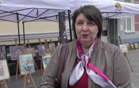 На Михайлівській проходить виставка творчих робіт художньої школи імені Віктора Шкуринського «Квіти для мами»
