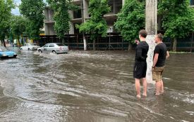 Затоплене перехрестя та розчищення вулиць: теми, які житомиряни активно обговорювали у мережі Facebook