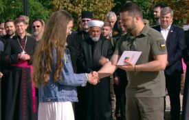 Президент вручив паспорти двом жителям Житомирщини