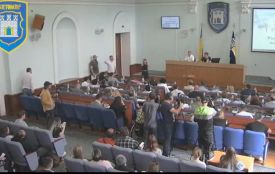Позачергова сесія Житомирської міської ради розпочалася зі скандалу