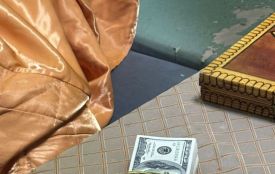 Понад 1 млн грн за продаж сої - на Житомирщині викрили на хабарі посадовця та депутатів, які шантажували керівника звільненням з посади і перевірками