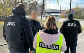 У Житомирі затримали інструктора автошколи, який за 14 тисяч гривень обіцяв «допомогу» у складанні іспиту