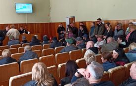 Бюджет через кулаки: що сталося на сесії Новогуйвинської селищної ради